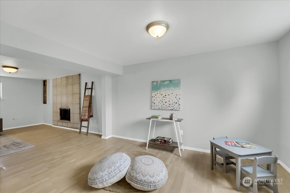 1802 N Skyline Drive