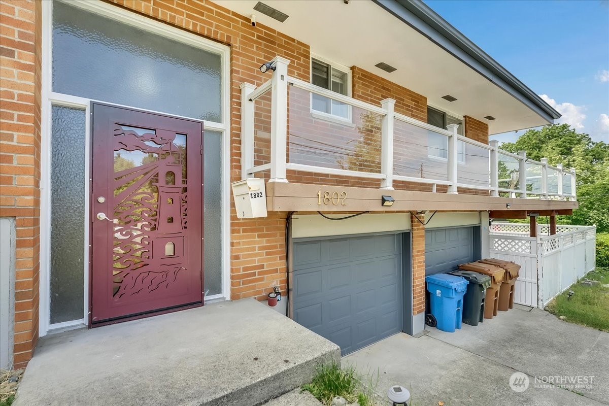 1802 N Skyline Drive