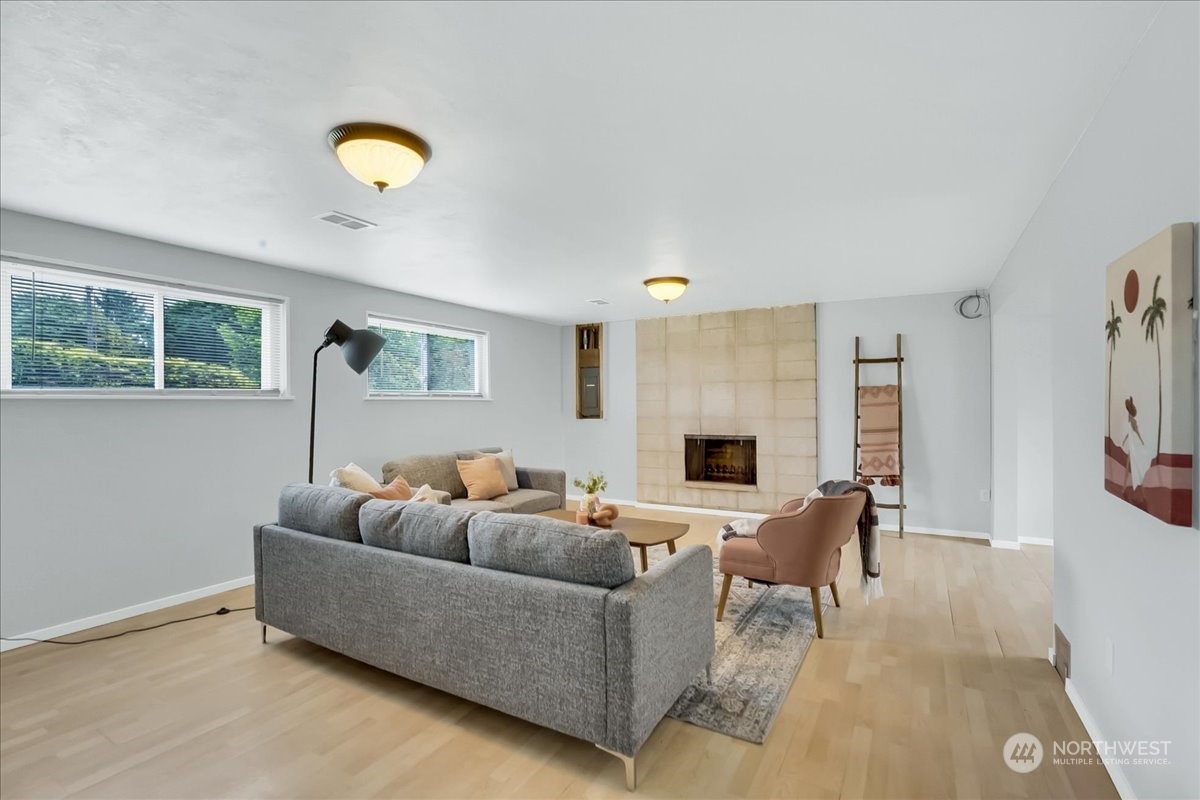 1802 N Skyline Drive