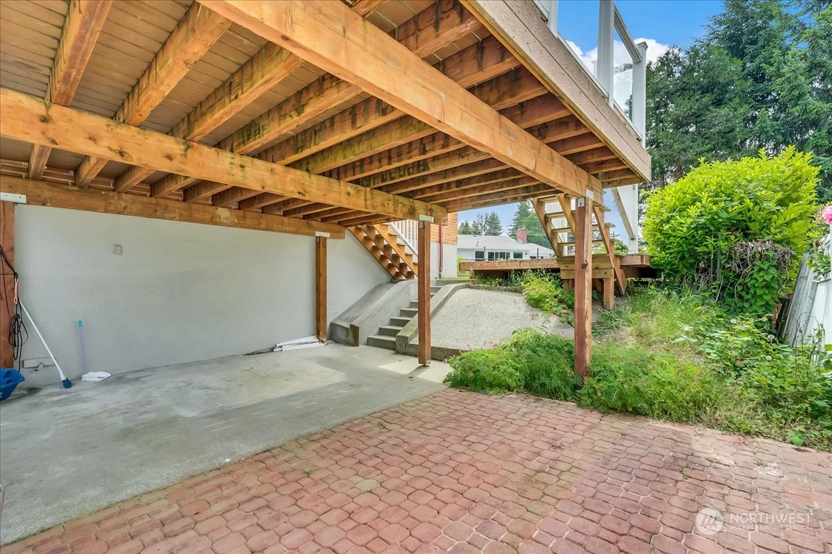 1802 N Skyline Drive