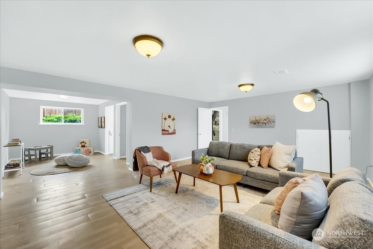 1802 N Skyline Drive