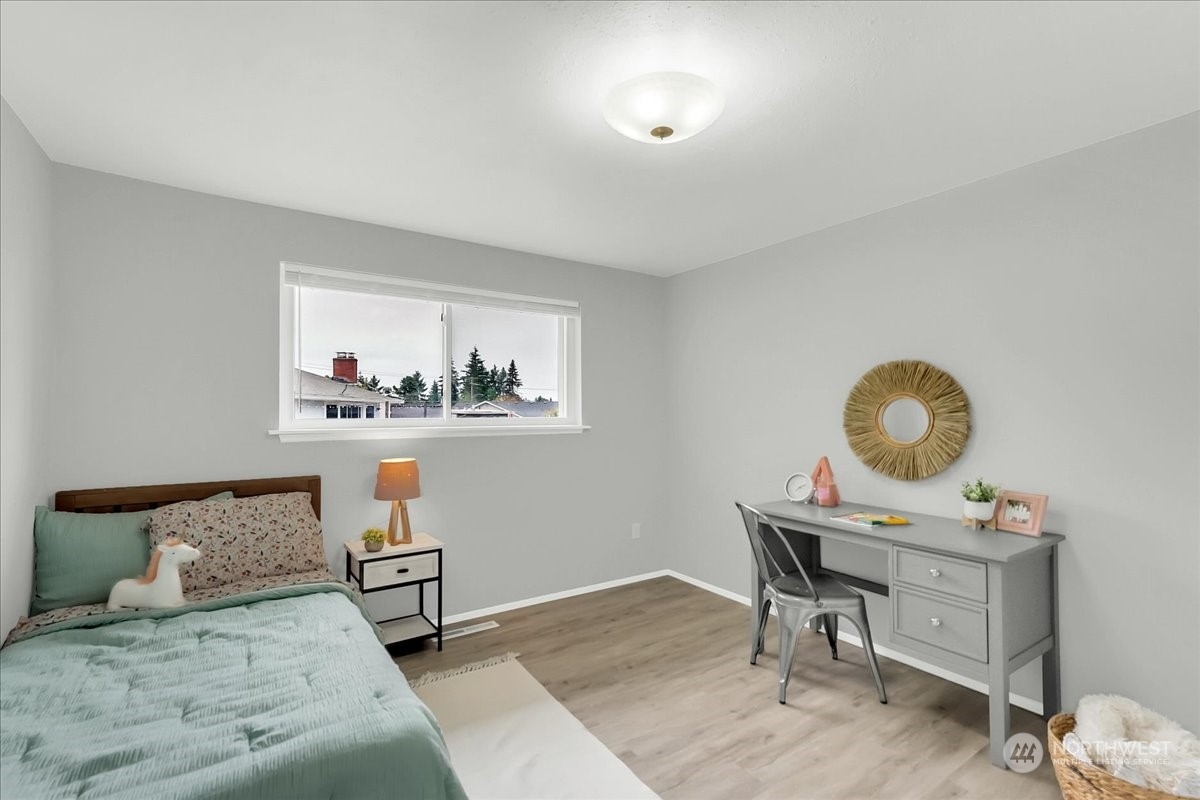 1802 N Skyline Drive