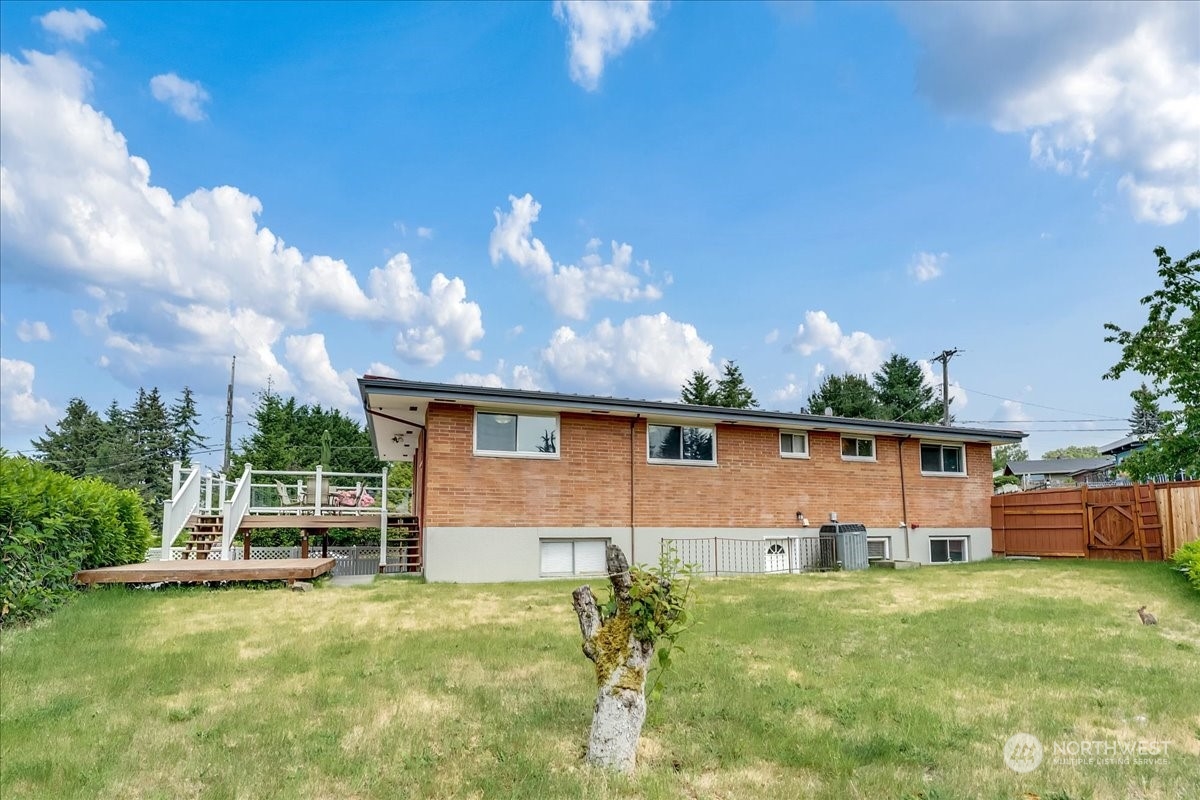 1802 N Skyline Drive