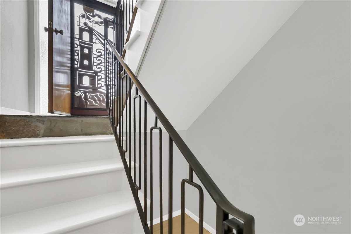 1802 N Skyline Drive