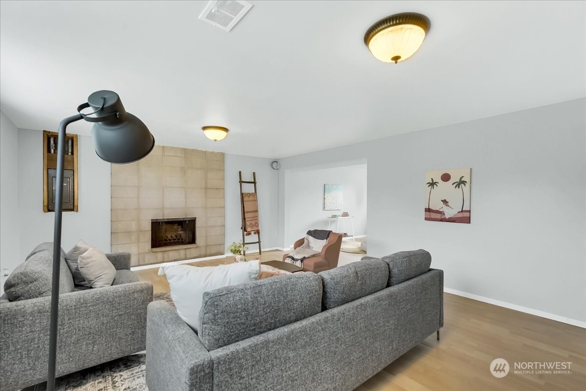 1802 N Skyline Drive