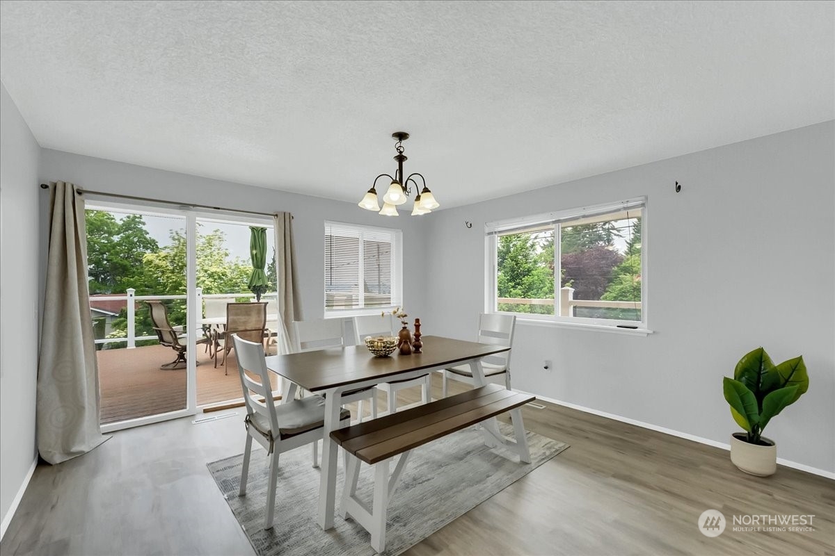 1802 N Skyline Drive