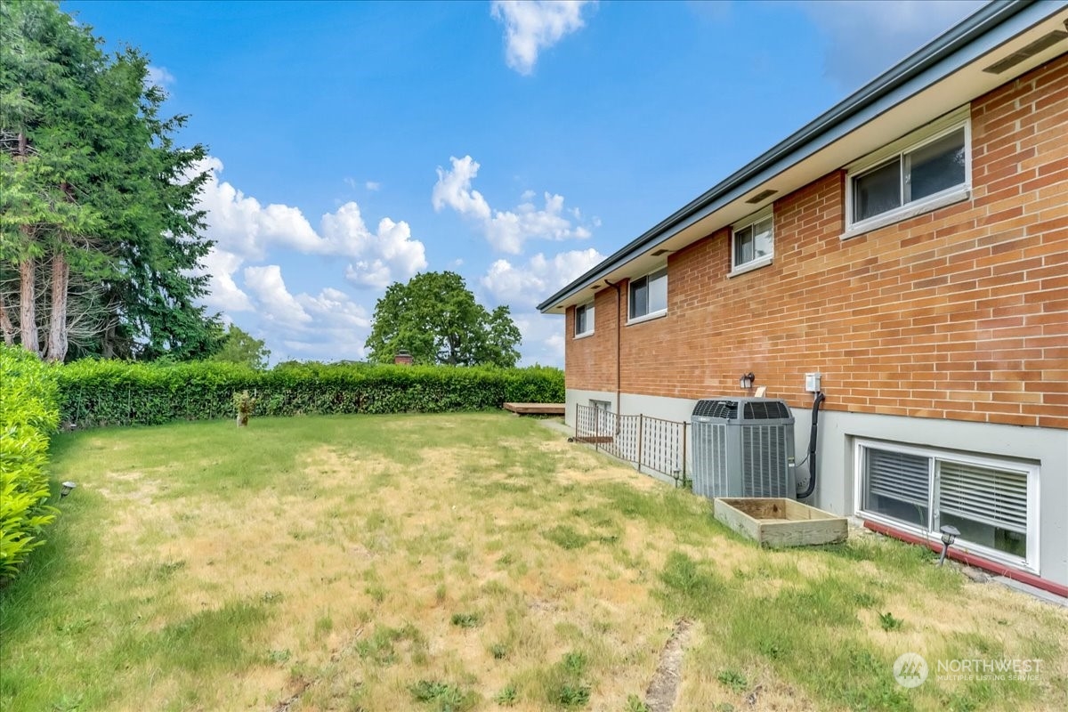 1802 N Skyline Drive