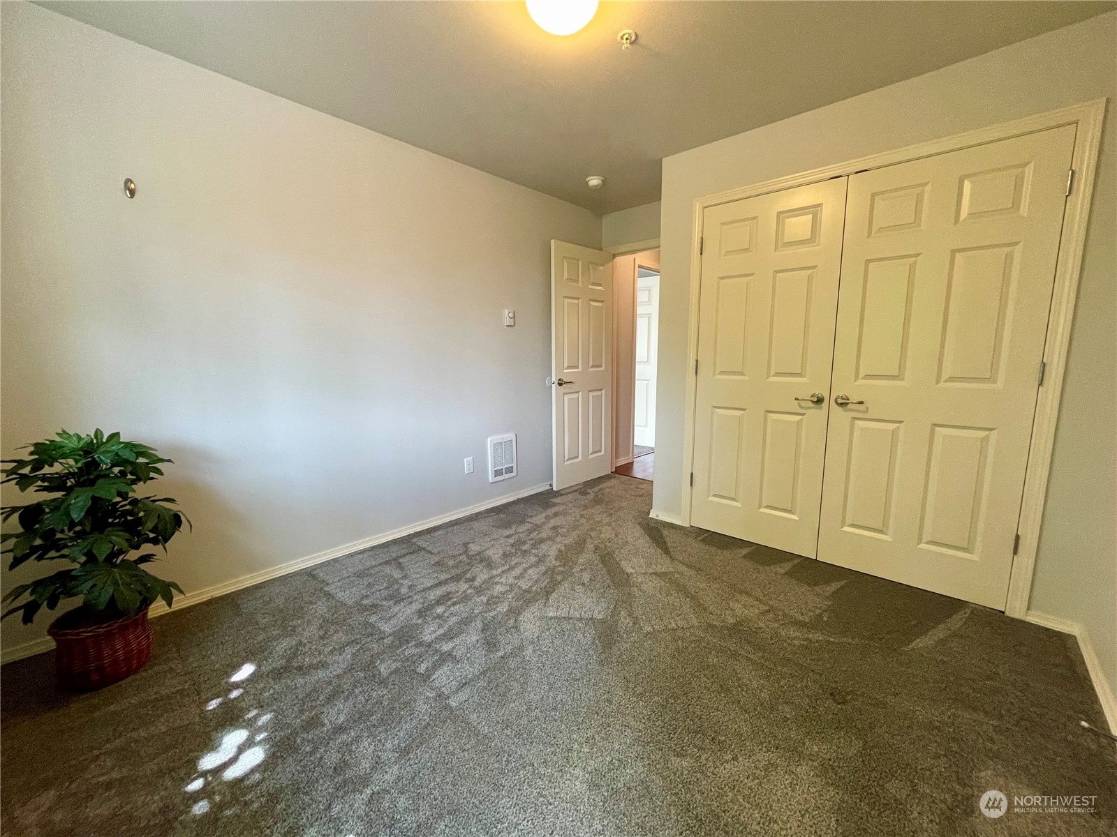 1411 Evergreen Park Drive SW #201