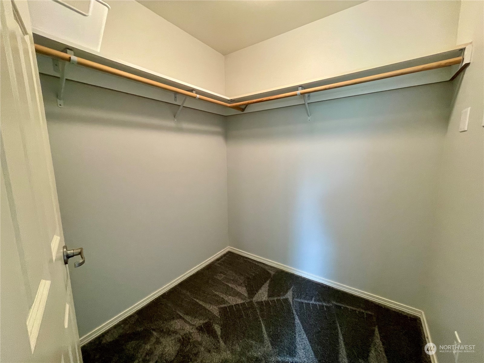 1411 Evergreen Park Drive SW #201