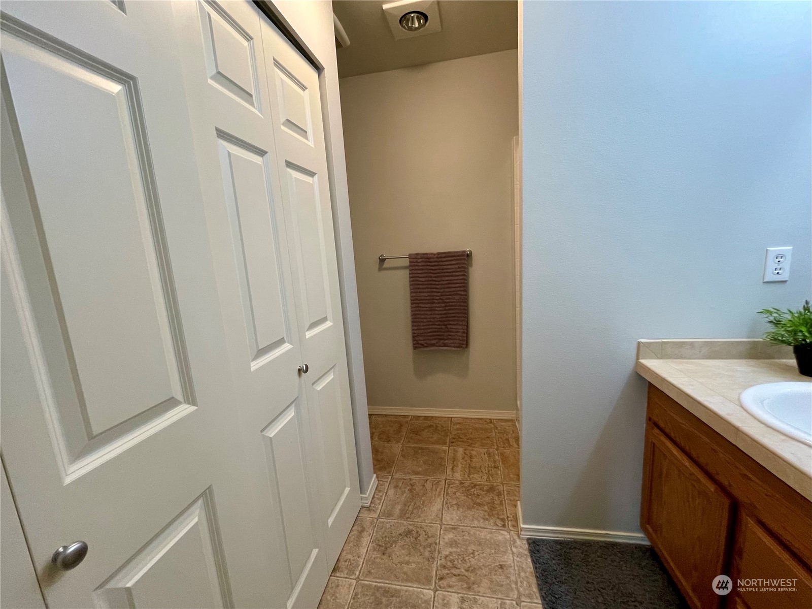 1411 Evergreen Park Drive SW #201