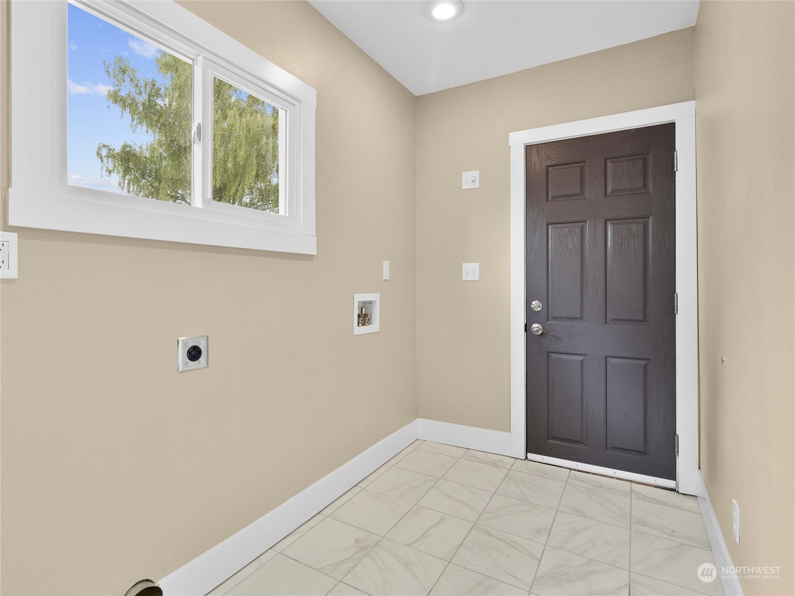 6622 S Warner Street