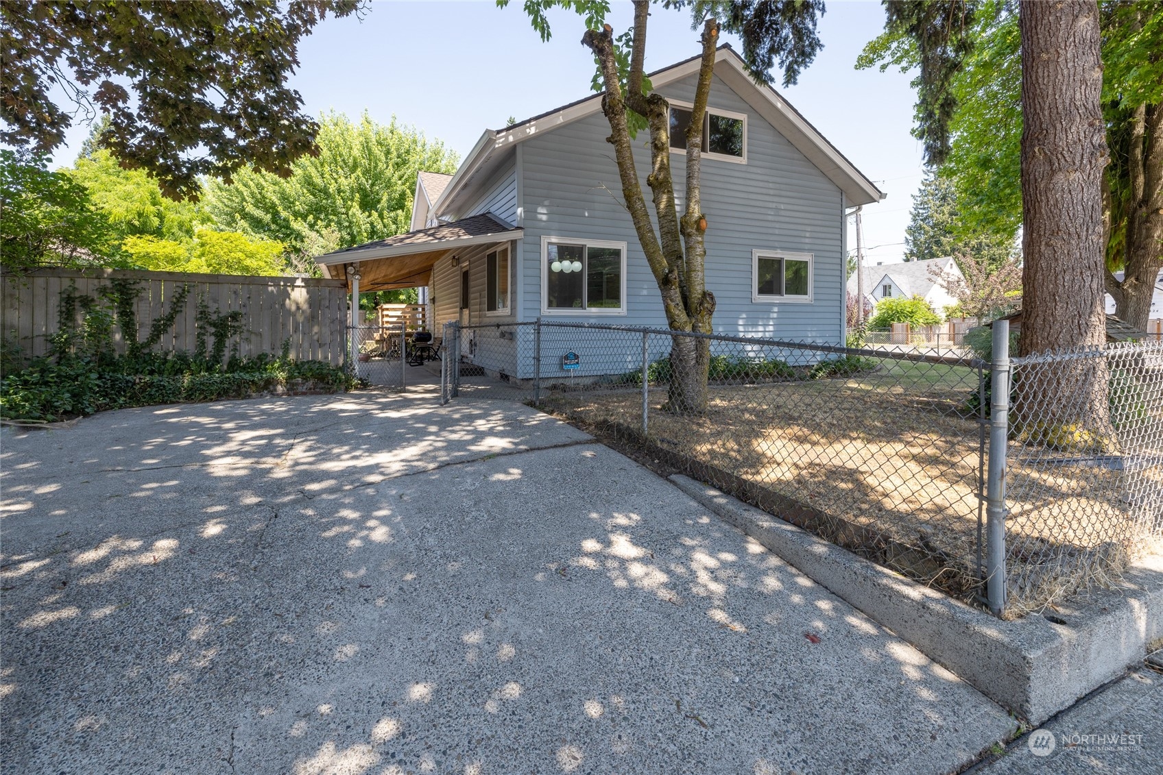 321 K Street SE