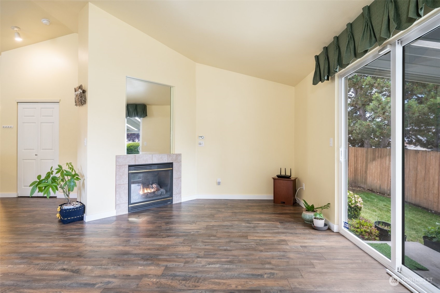 5220 77th Street W #8, -7924 Unit: 8