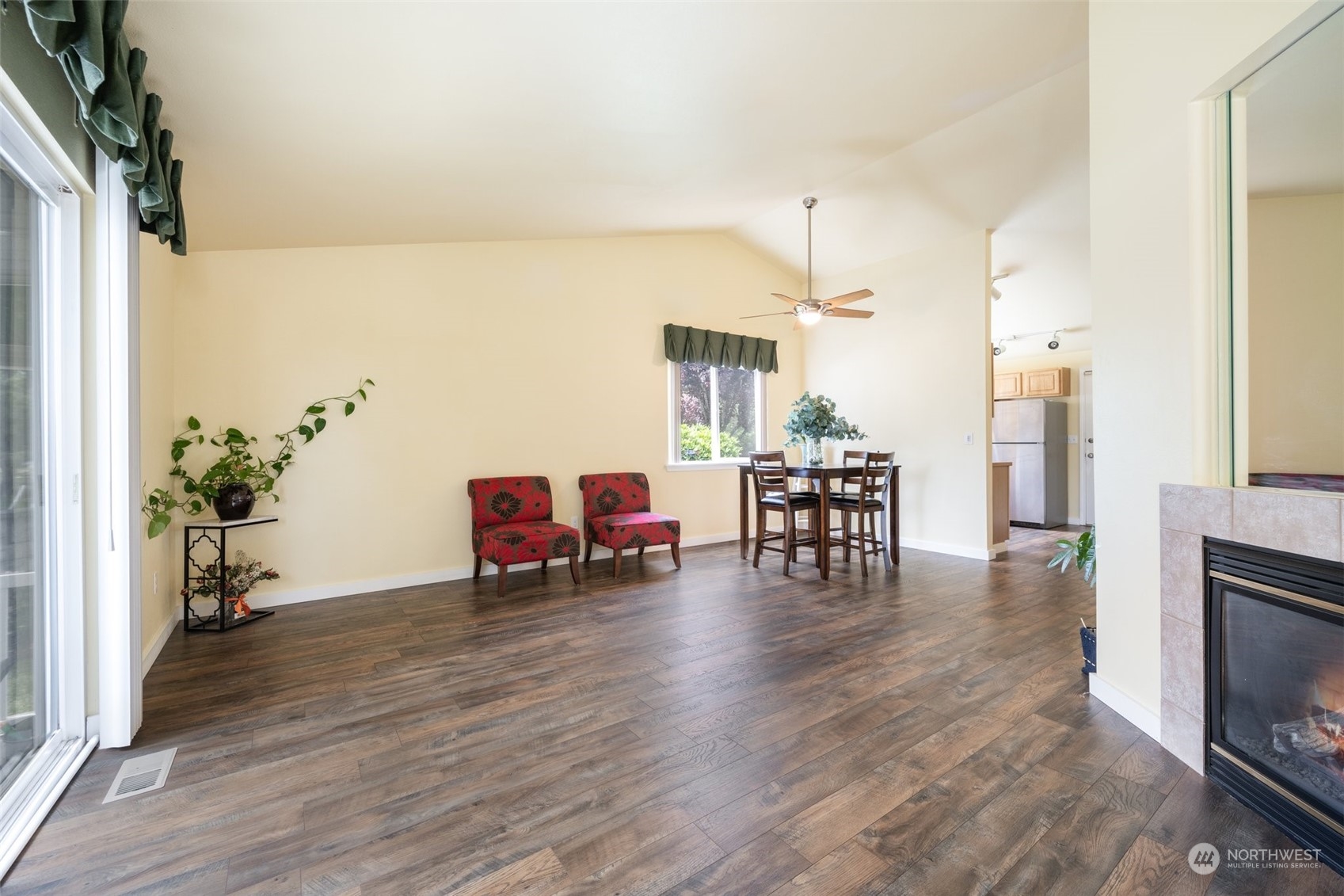 5220 77th Street W #8, -7924 Unit: 8