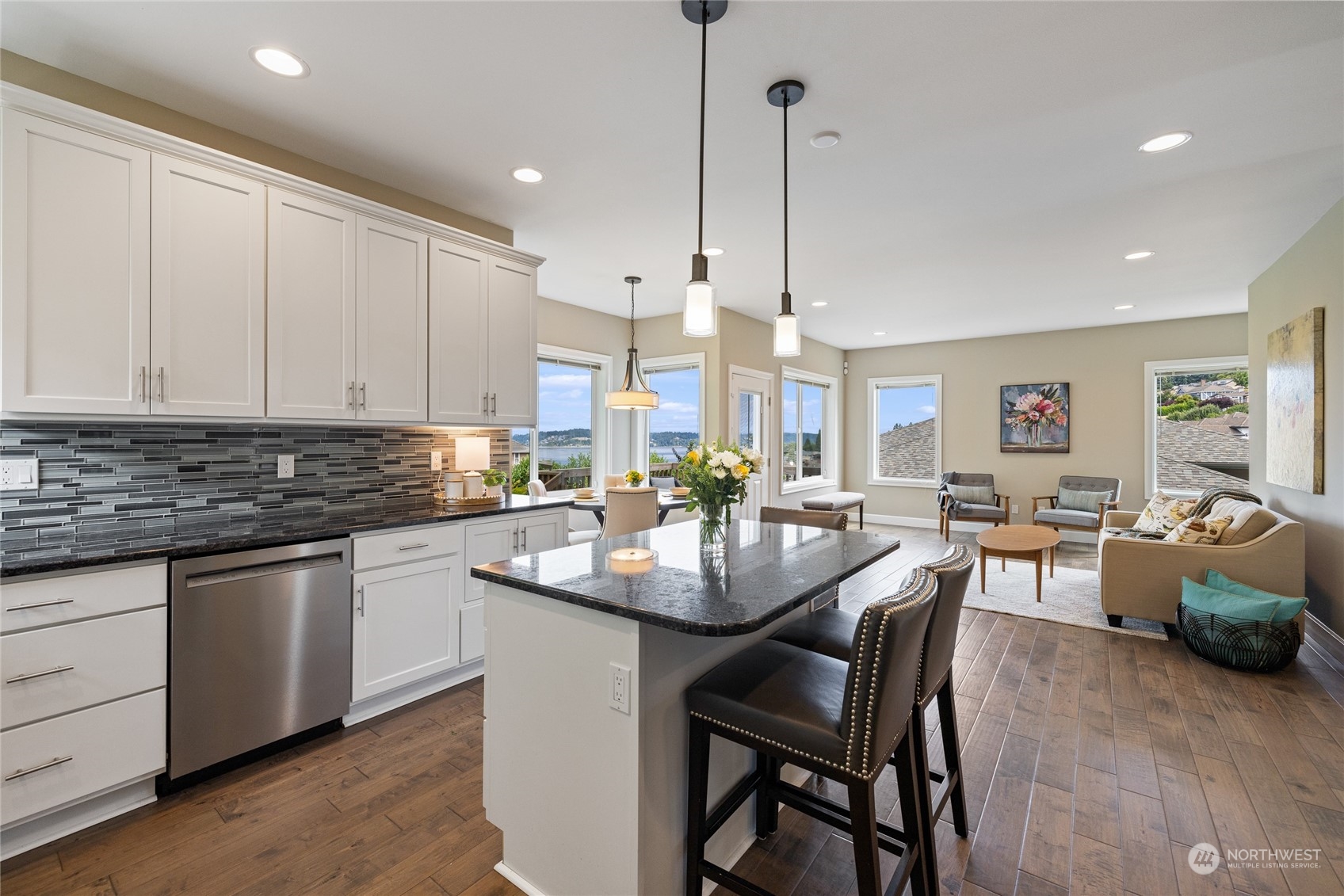 3712 Palisades Place W