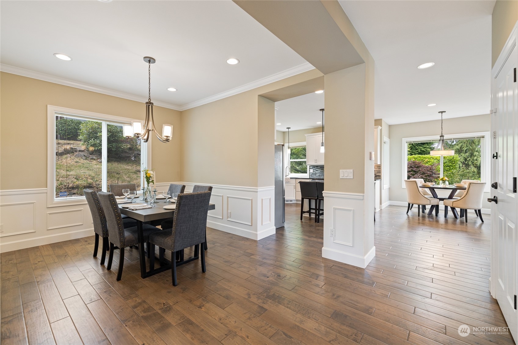 3712 Palisades Place W