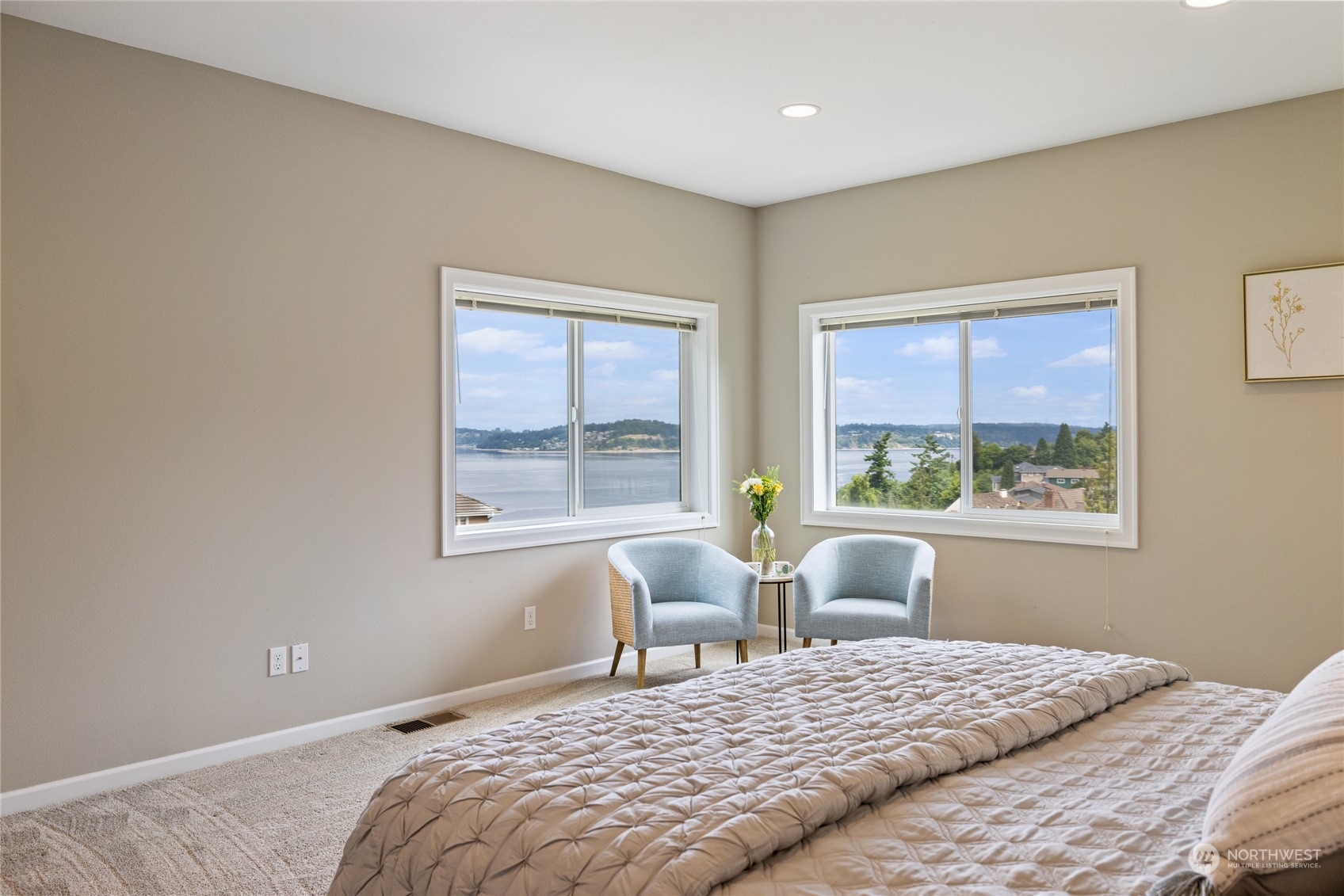 3712 Palisades Place W