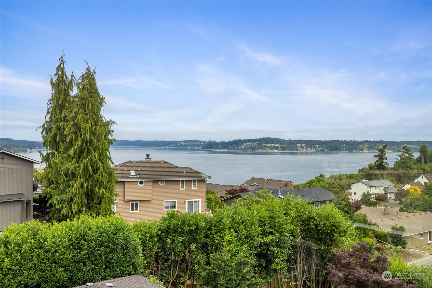 3712 Palisades Place W