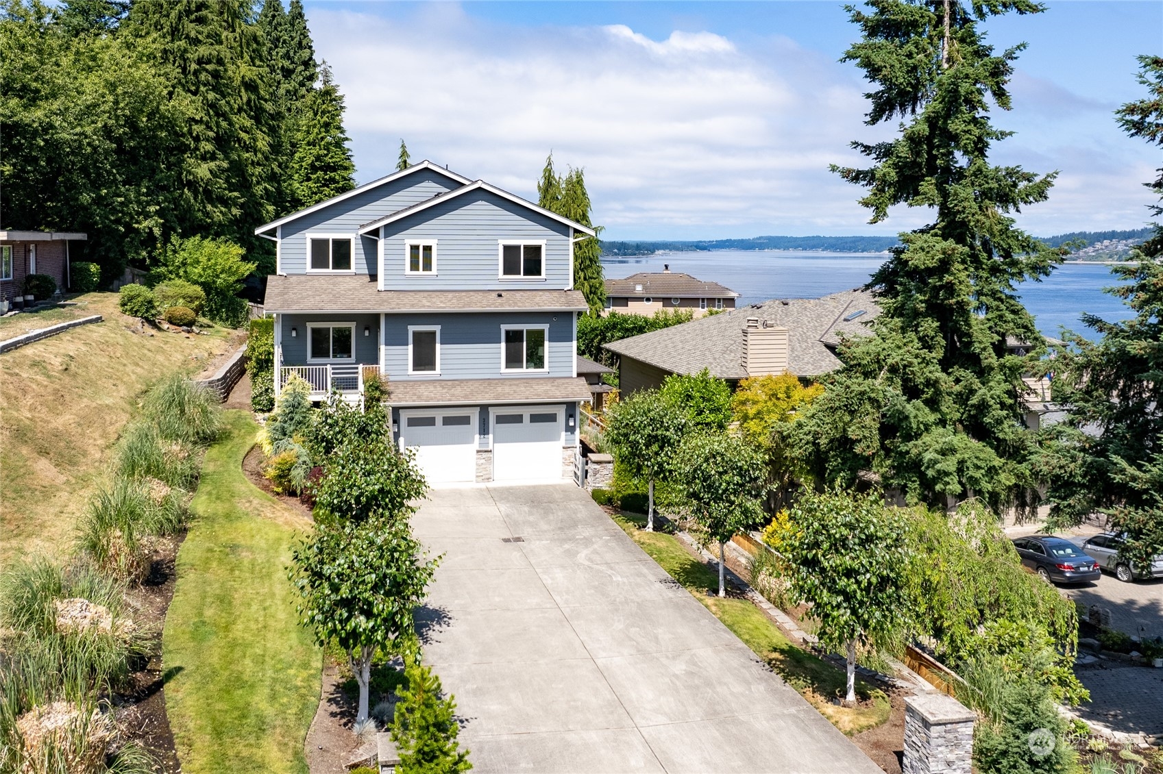 3712 Palisades Place W