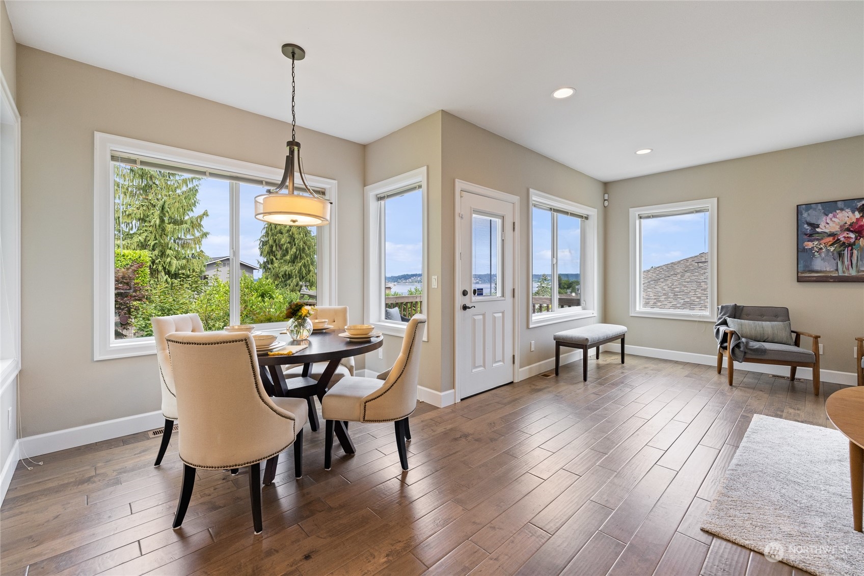 3712 Palisades Place W