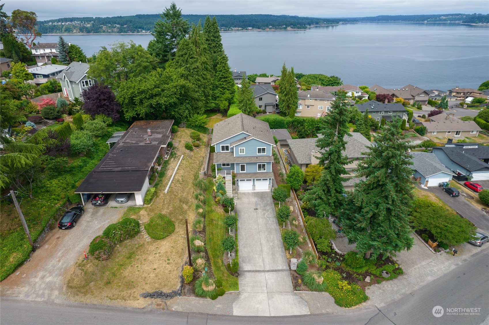 3712 Palisades Place W