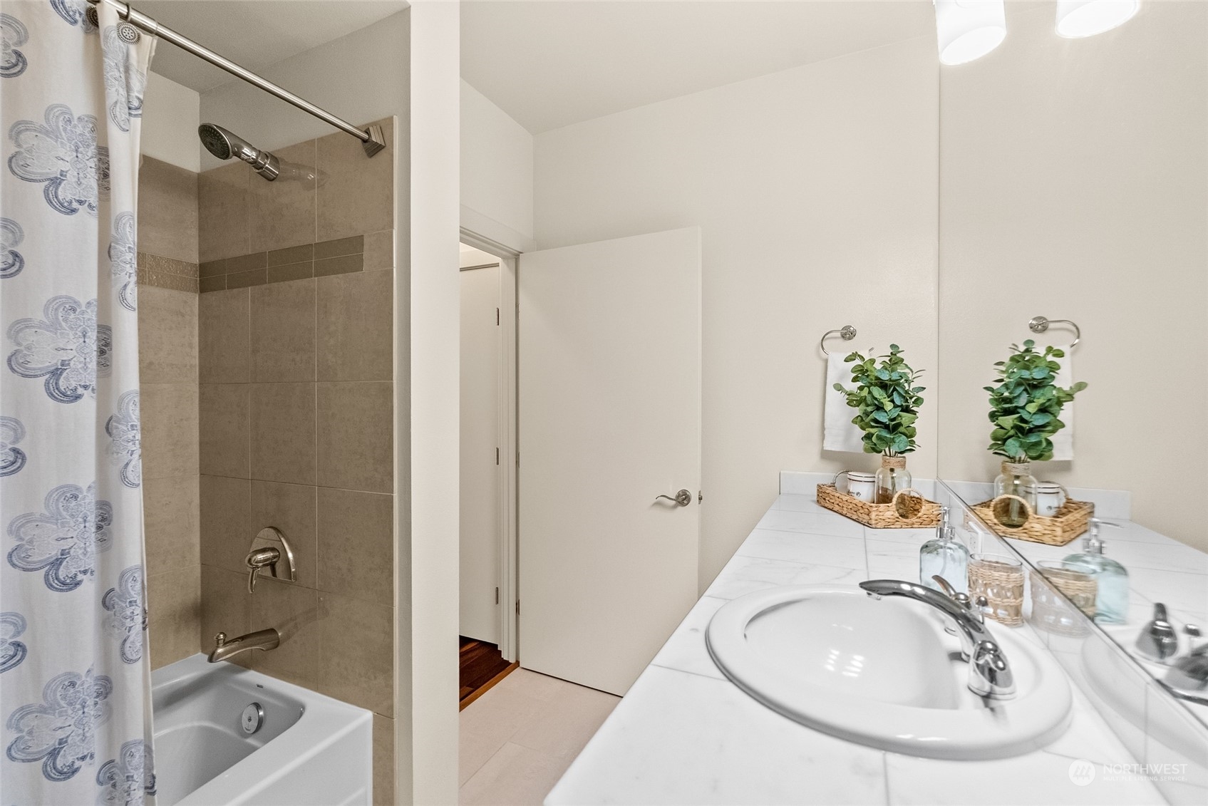 1501 Tacoma Ave S Unit: 401