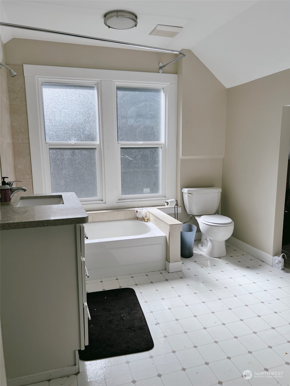 4832 S Thompson Avenue