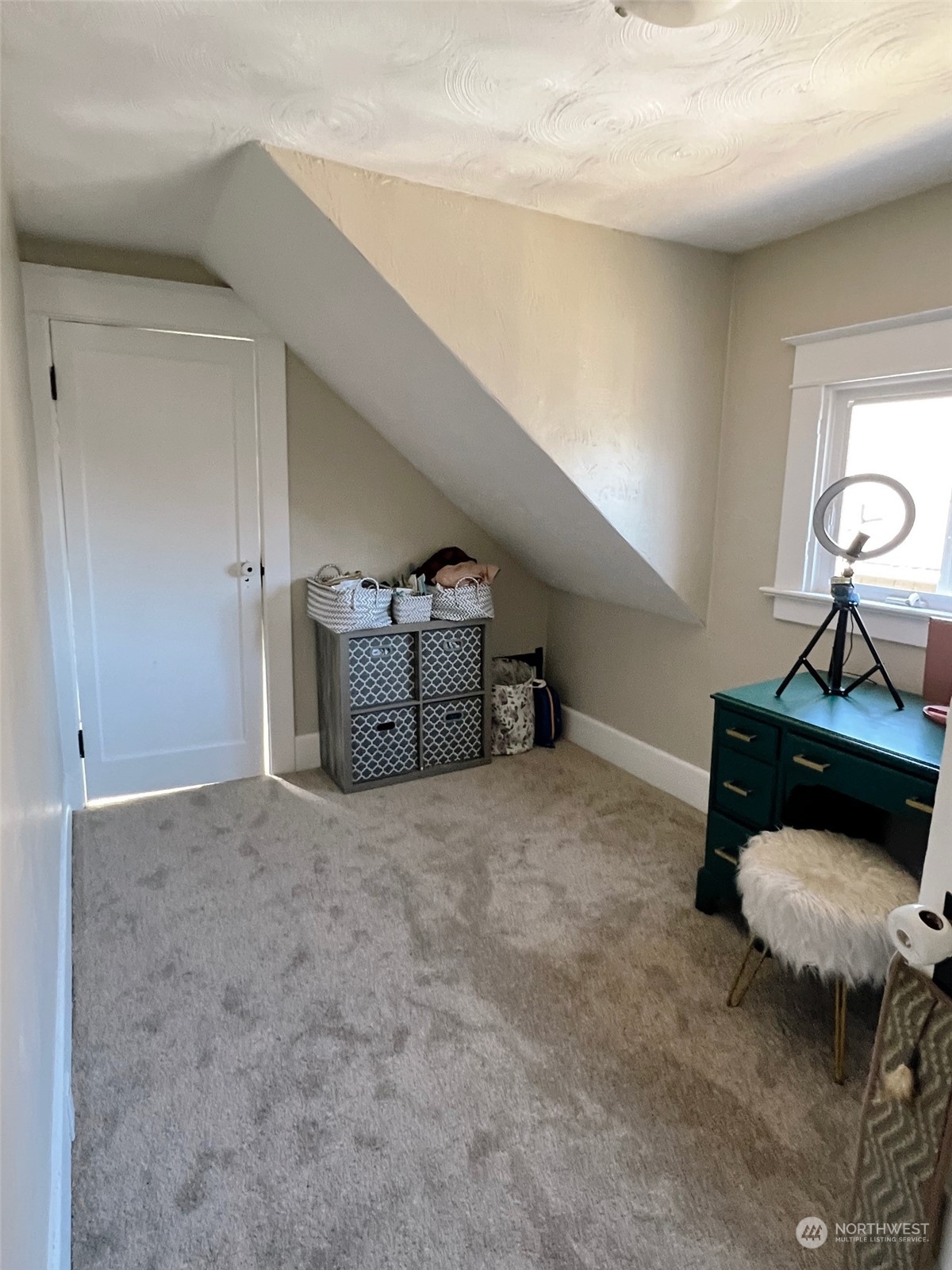 4832 S Thompson Avenue