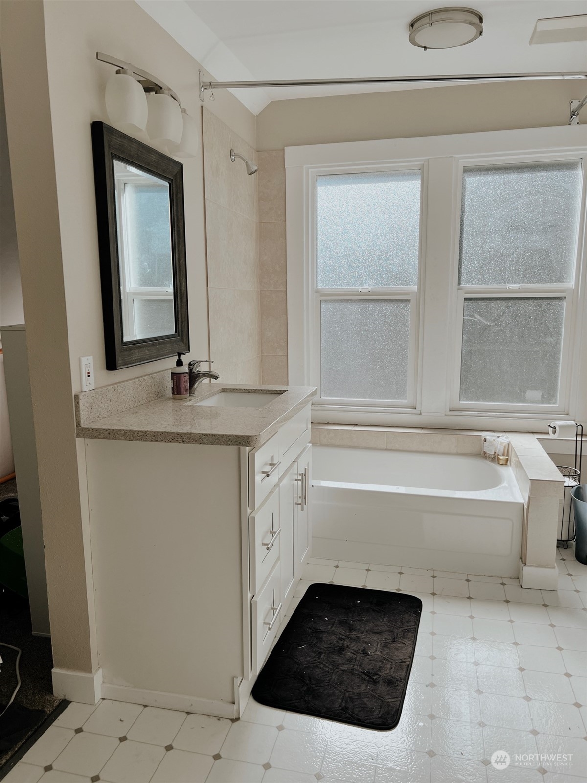 4832 S Thompson Avenue