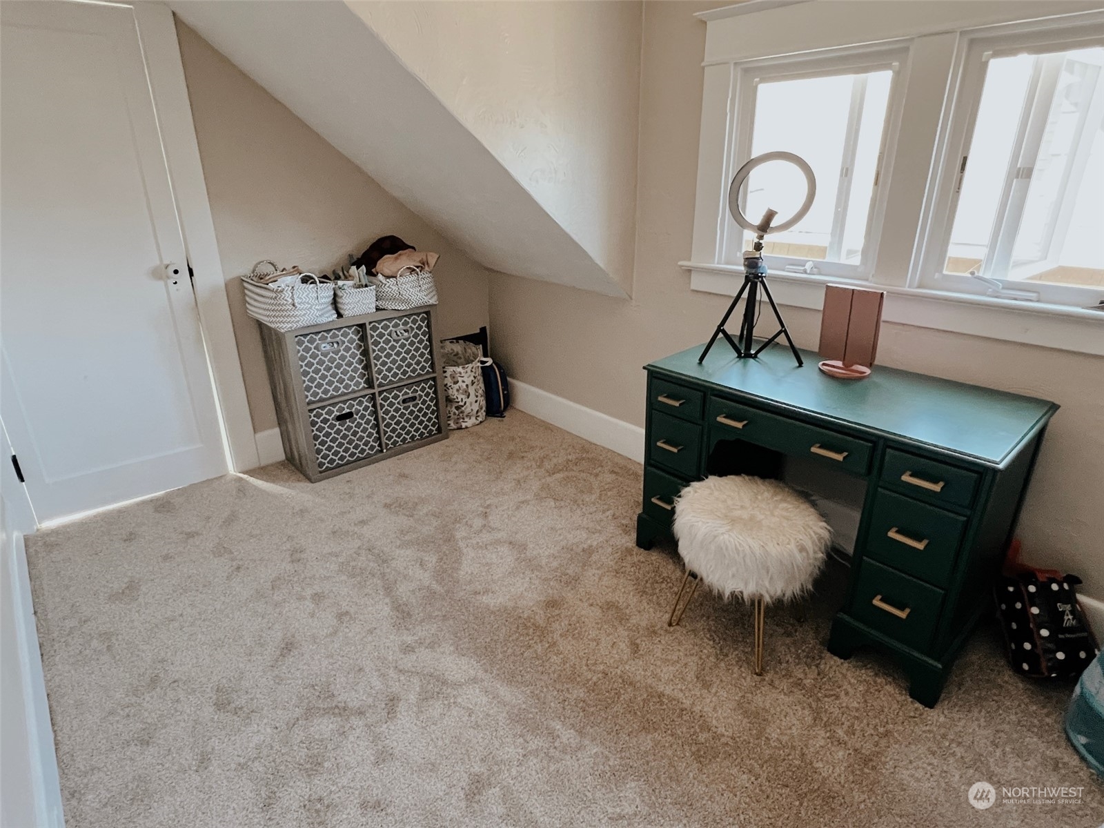 4832 S Thompson Avenue