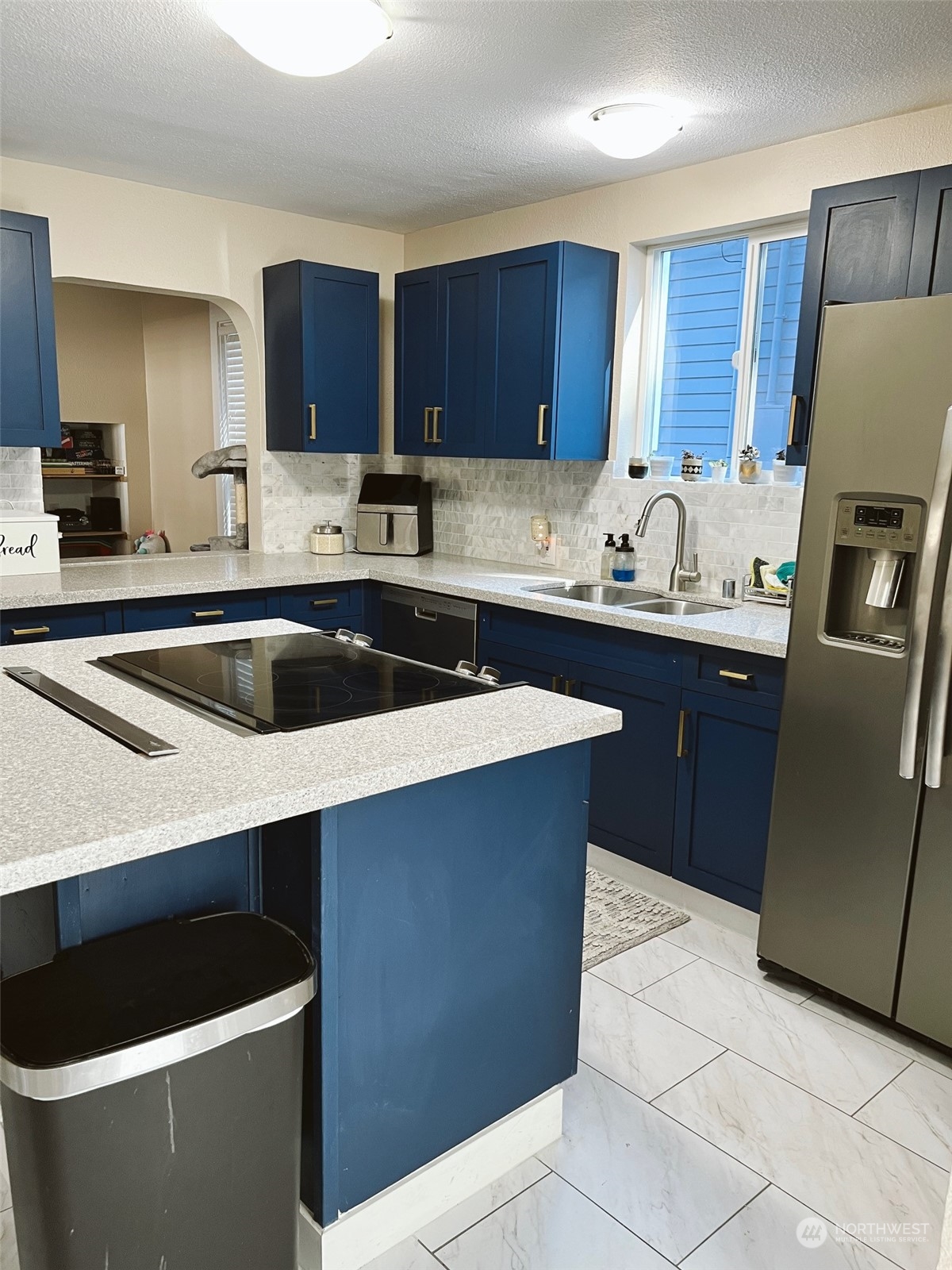 4832 S Thompson Avenue