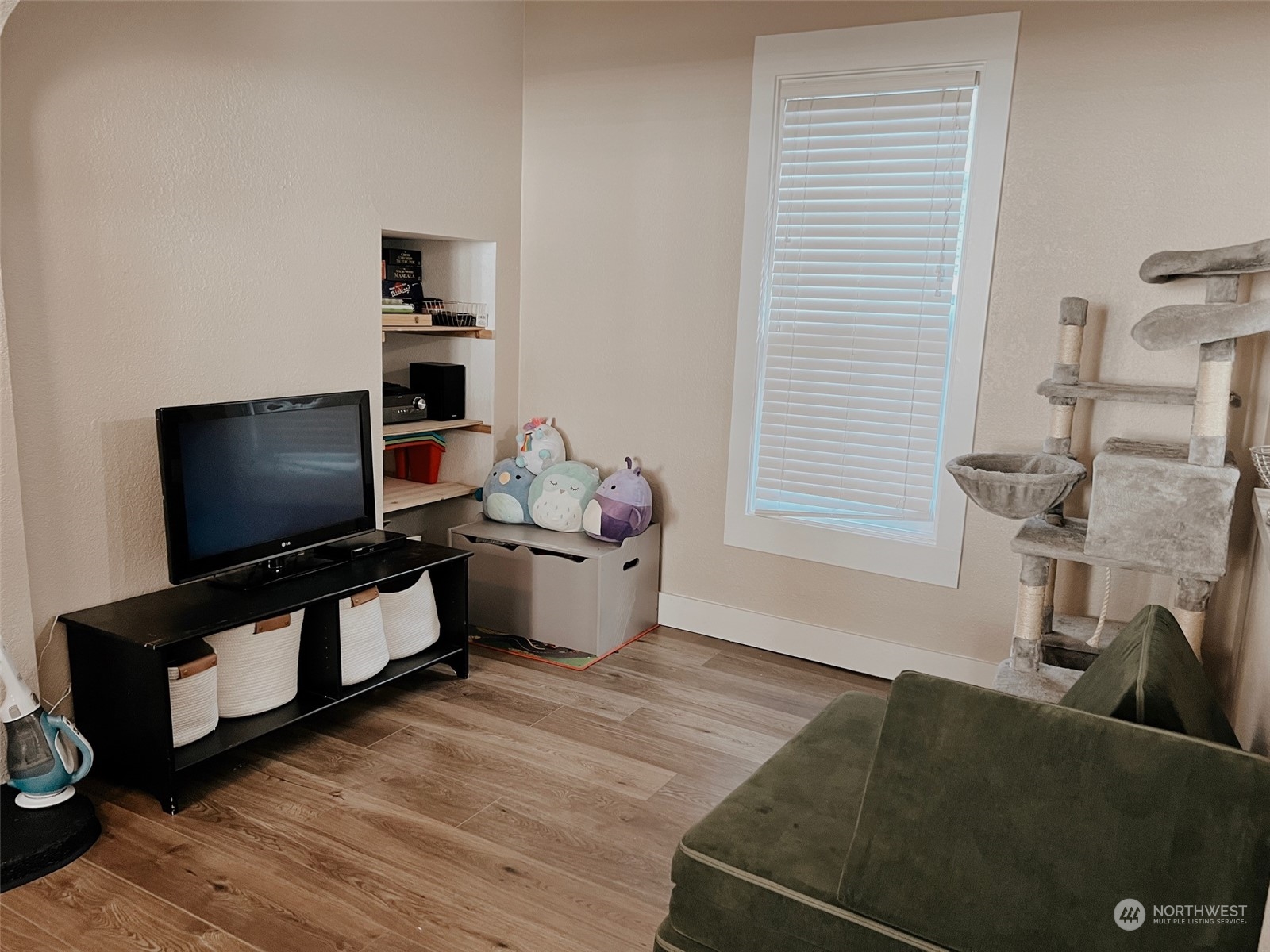 4832 S Thompson Avenue