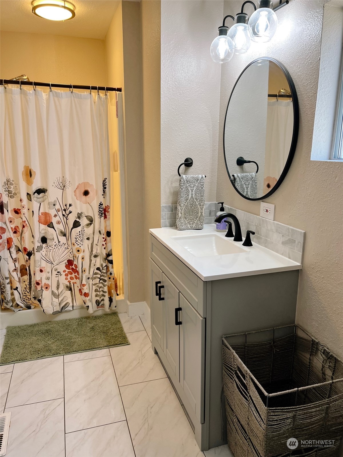 4832 S Thompson Avenue