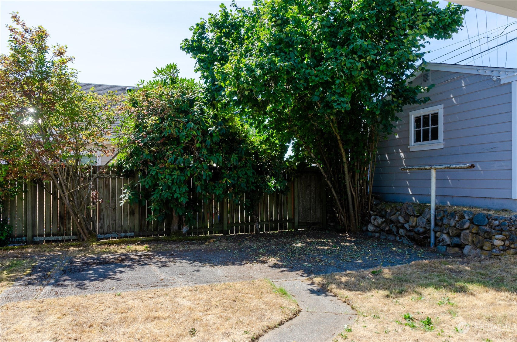 3322 N Cheyenne Street