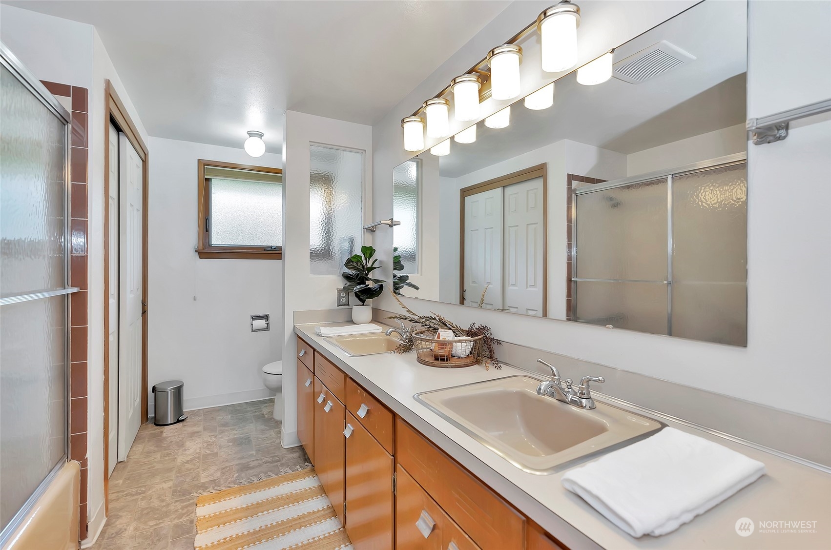 3502 Soundview Drive W