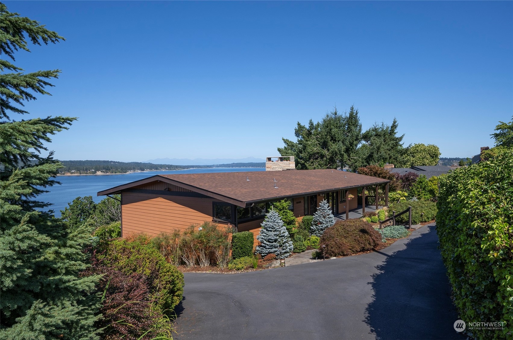 3502 Soundview Drive W