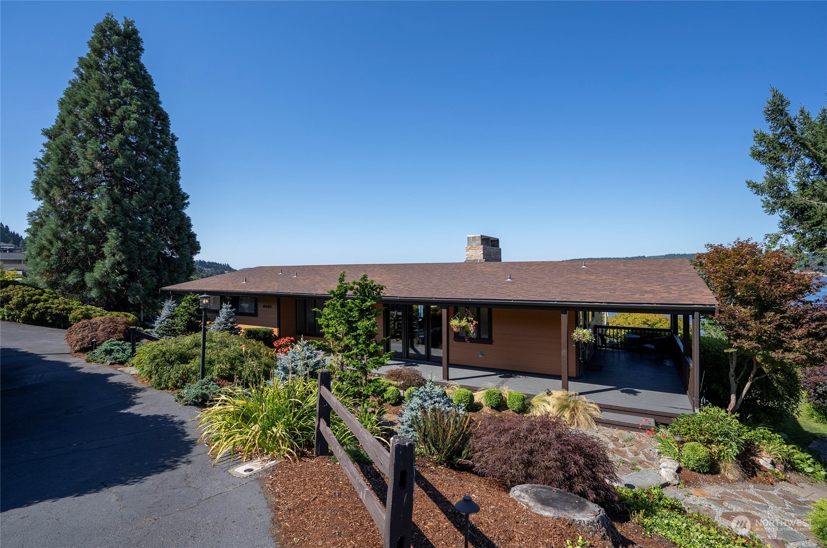 3502 Soundview Drive W