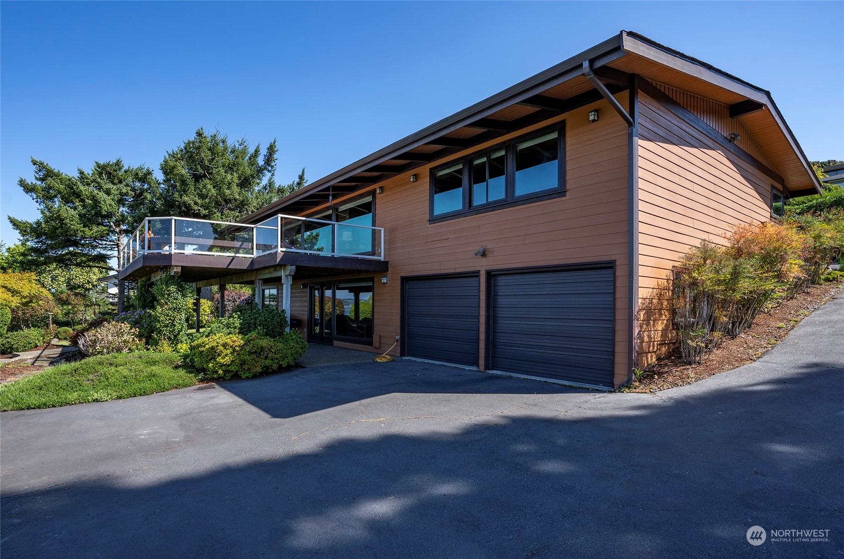 3502 Soundview Drive W