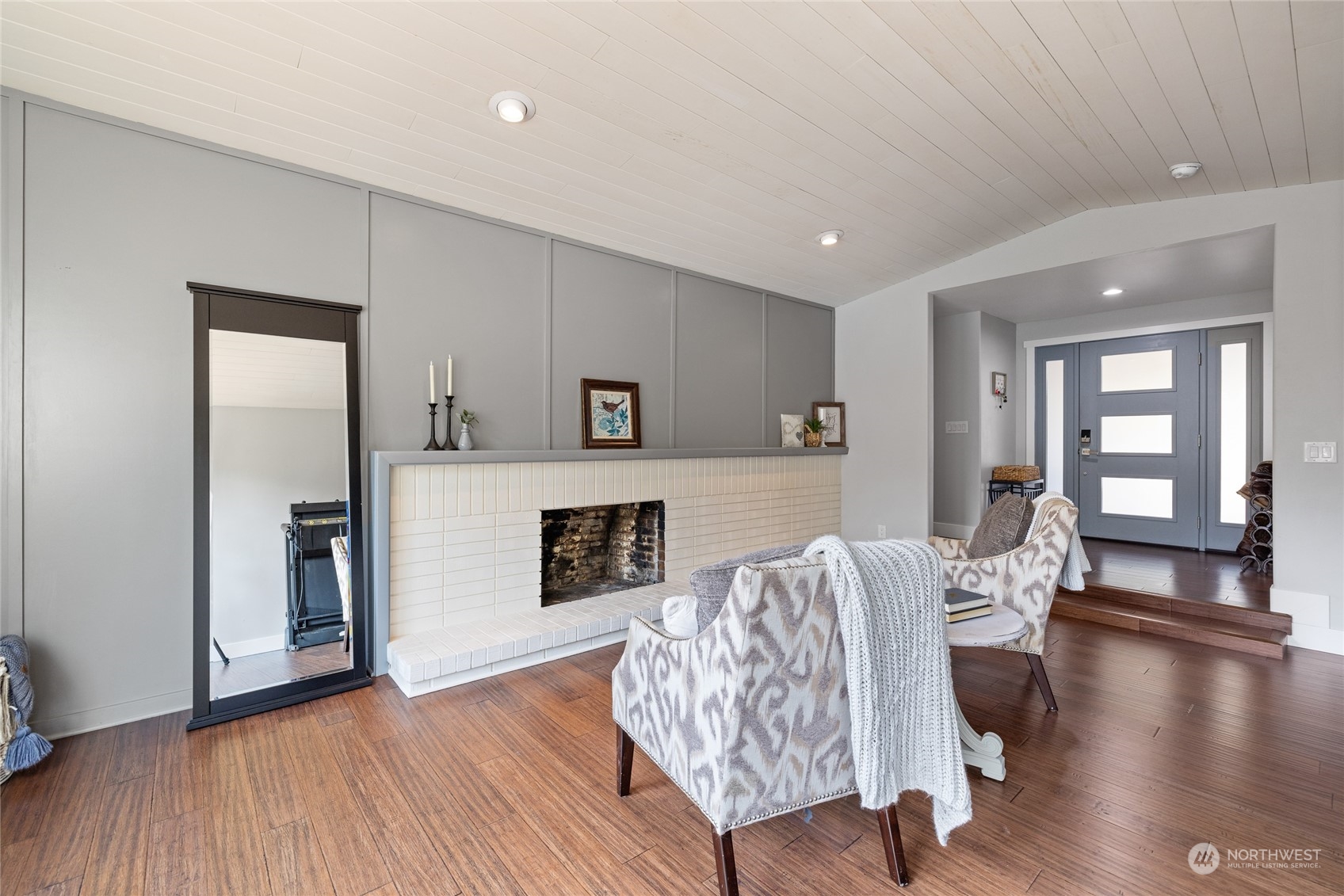 12203 Oak Tree Place SW