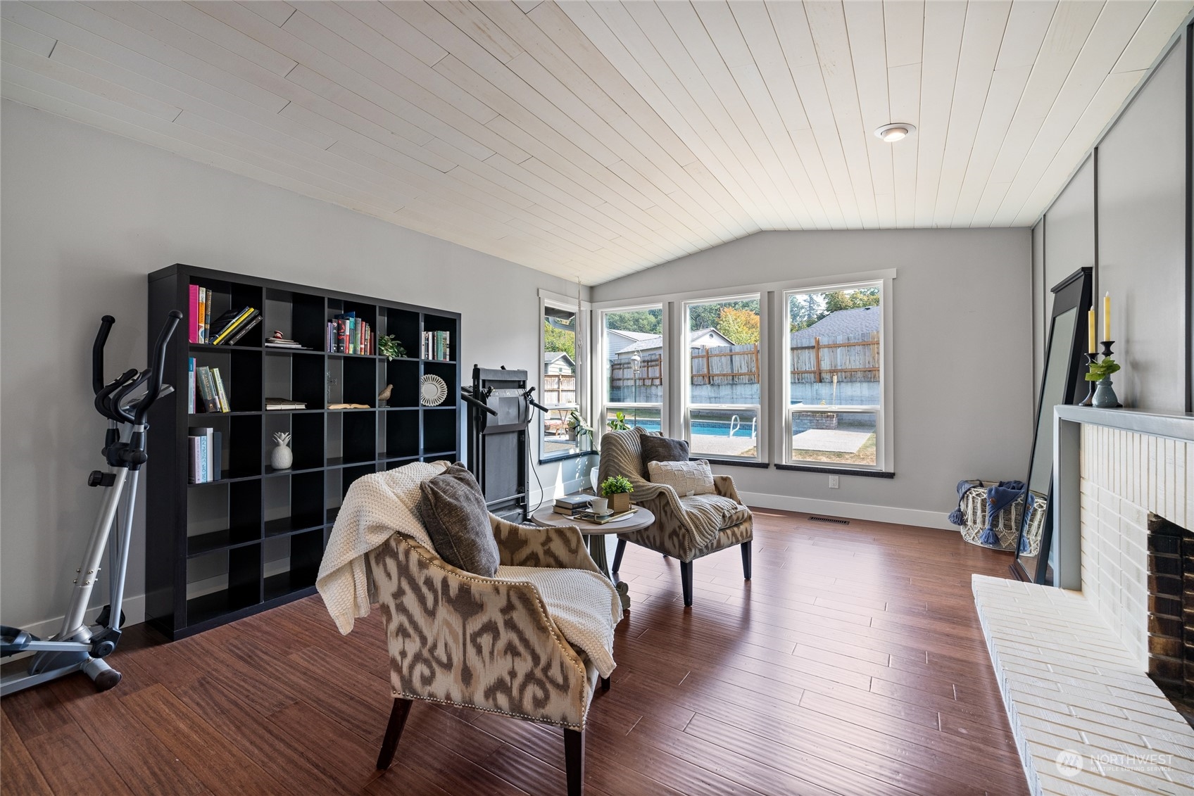 12203 Oak Tree Place SW