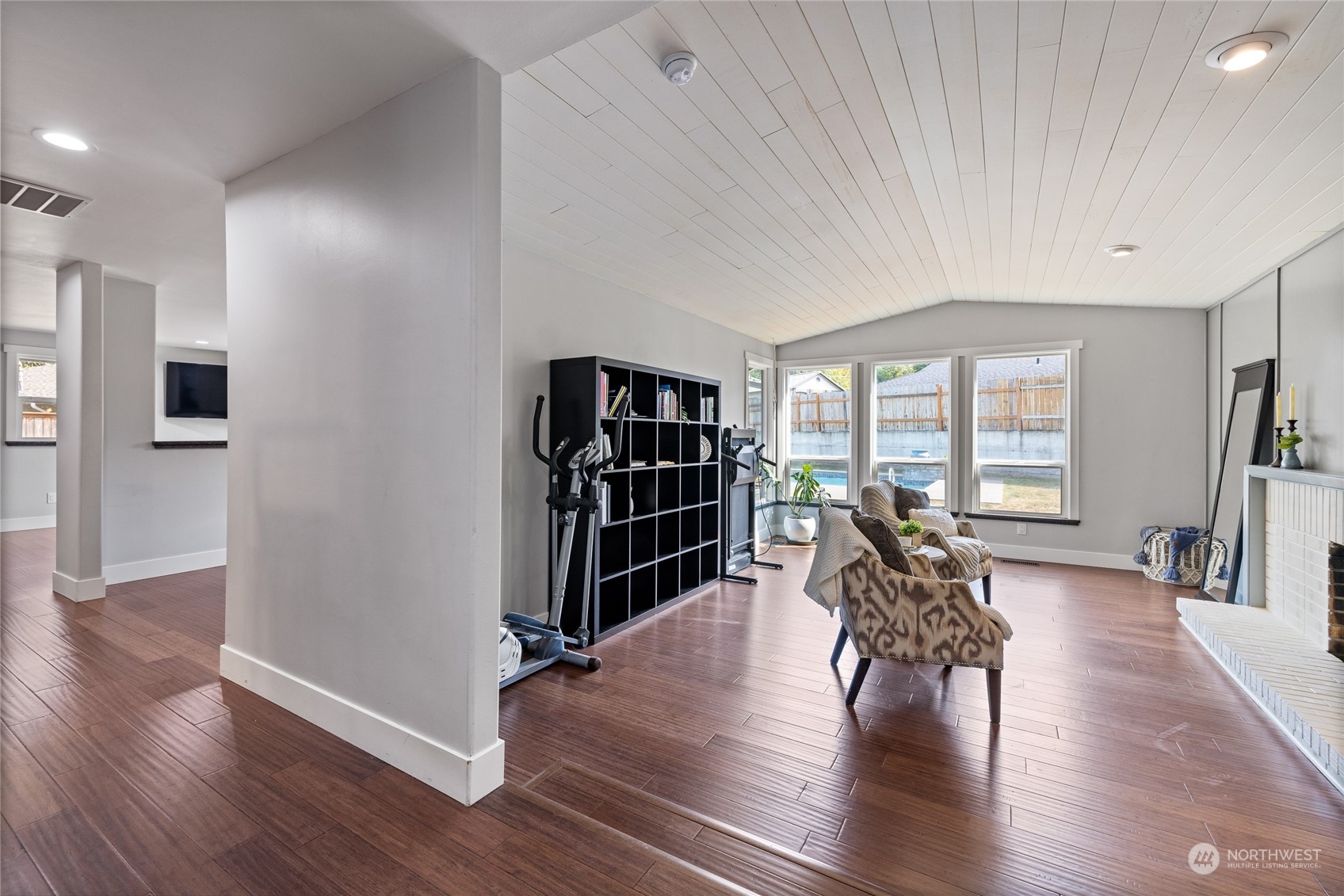 12203 Oak Tree Place SW