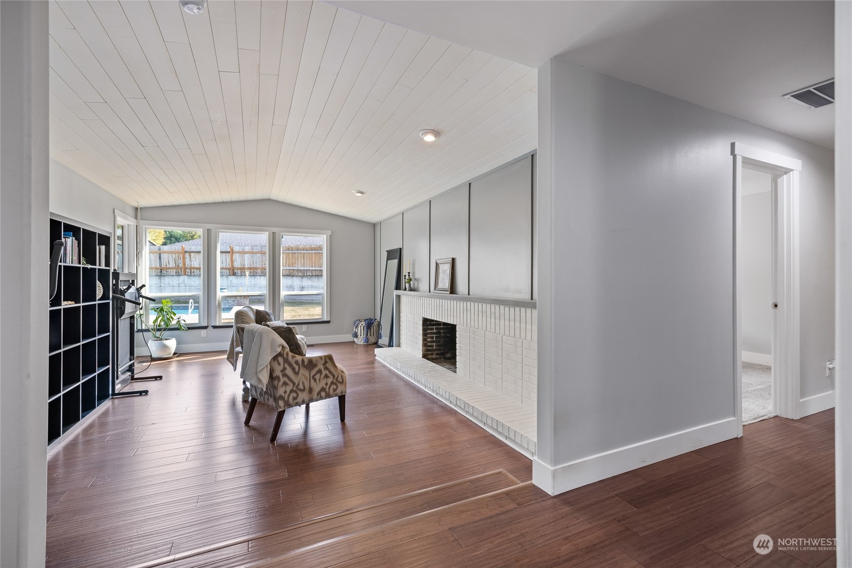 12203 Oak Tree Place SW