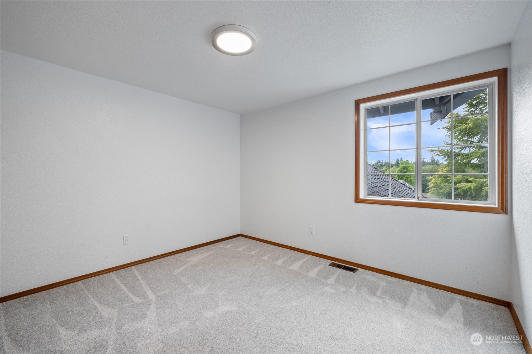 4002 Hollywood Drive NE