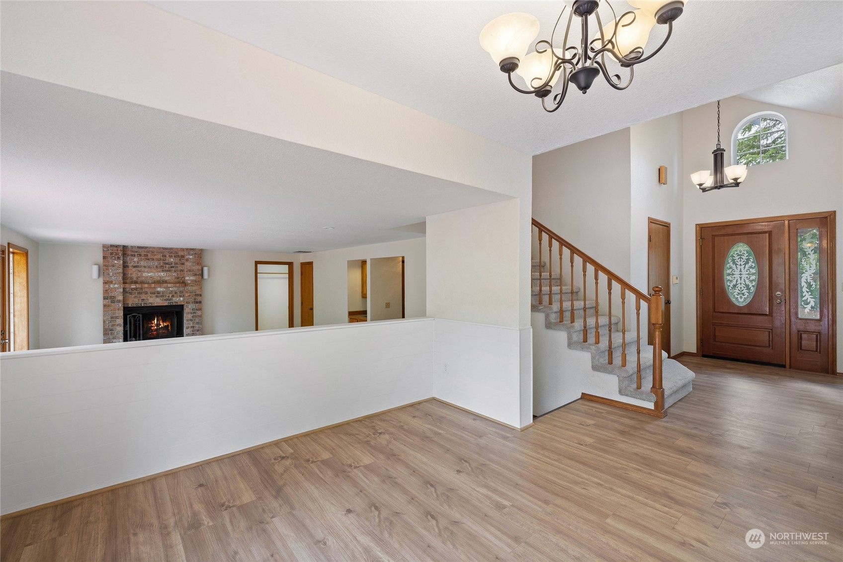 4002 Hollywood Drive NE