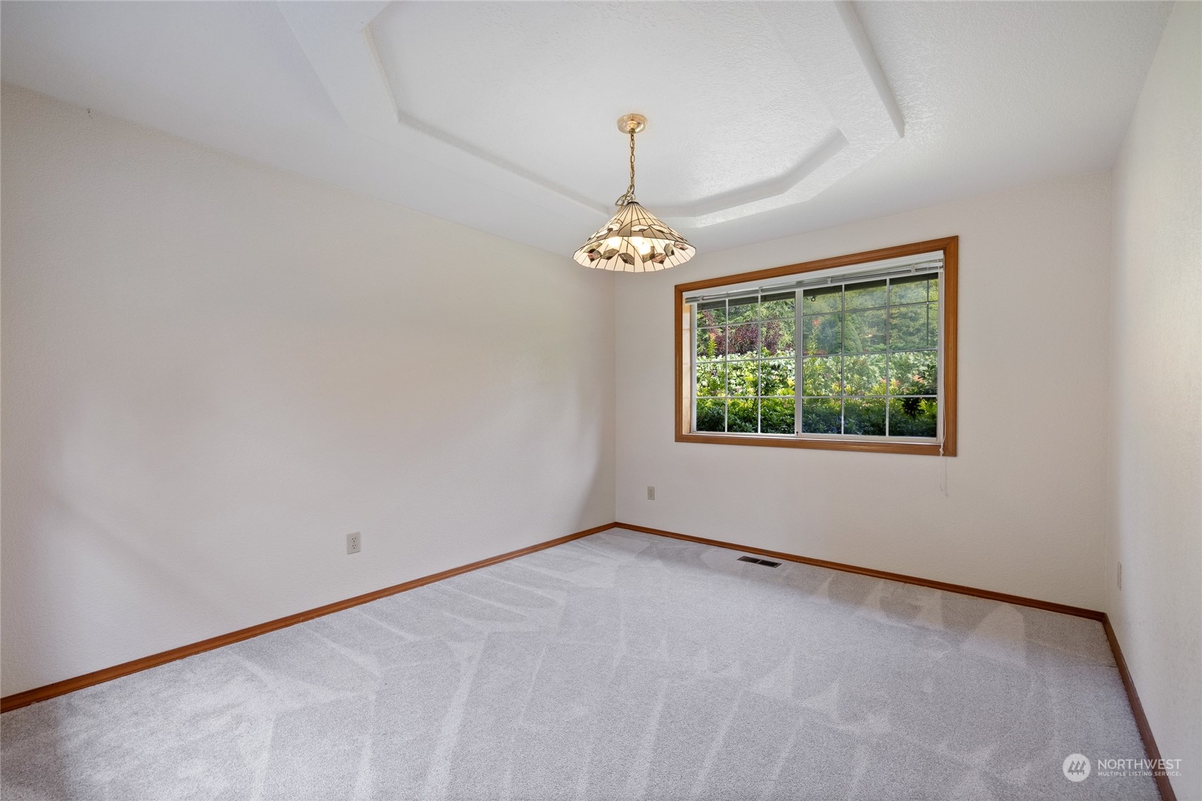 4002 Hollywood Drive NE