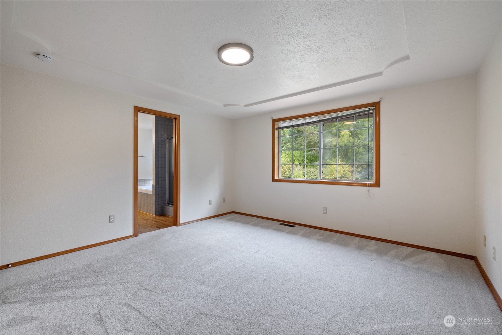 4002 Hollywood Drive NE