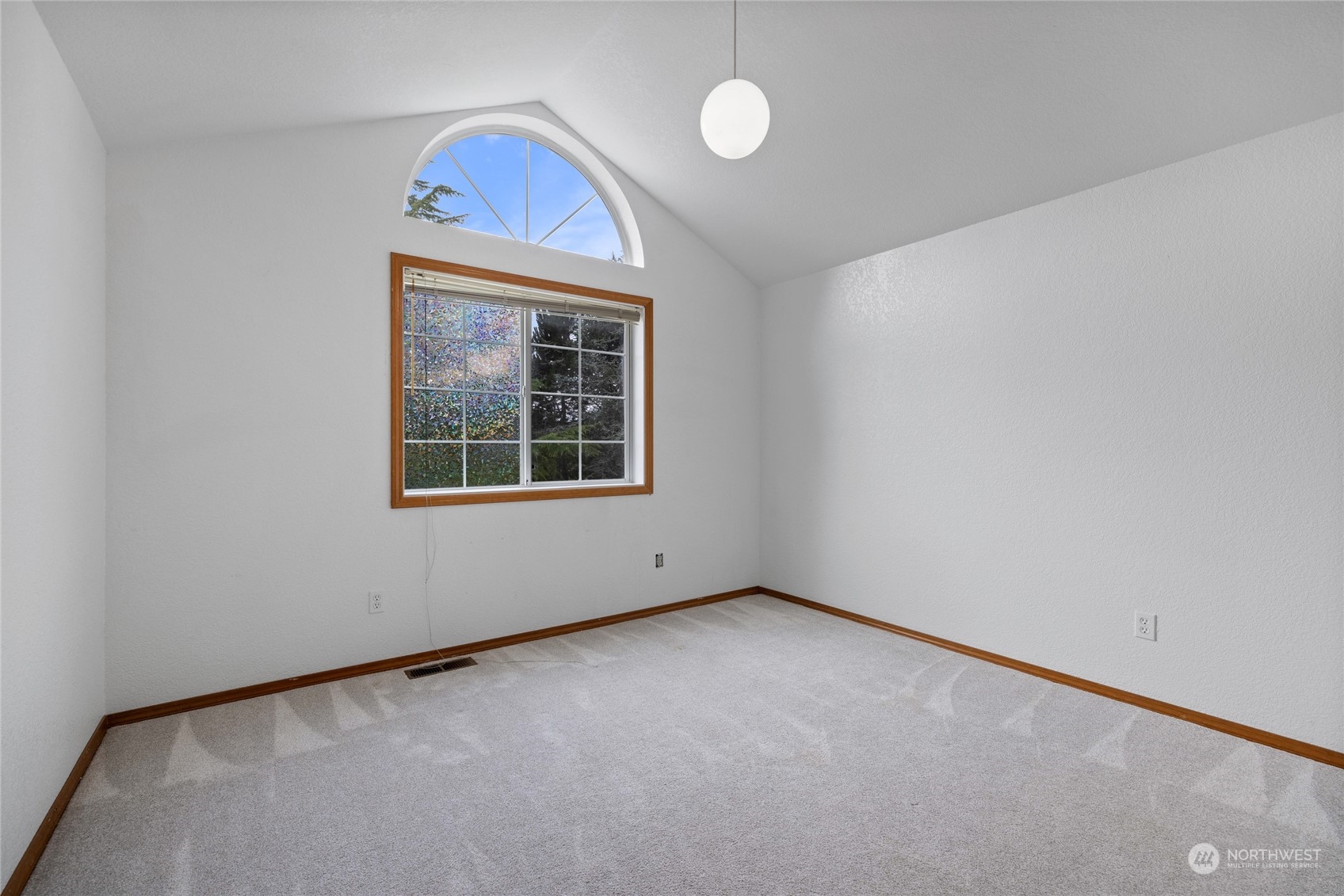 4002 Hollywood Drive NE