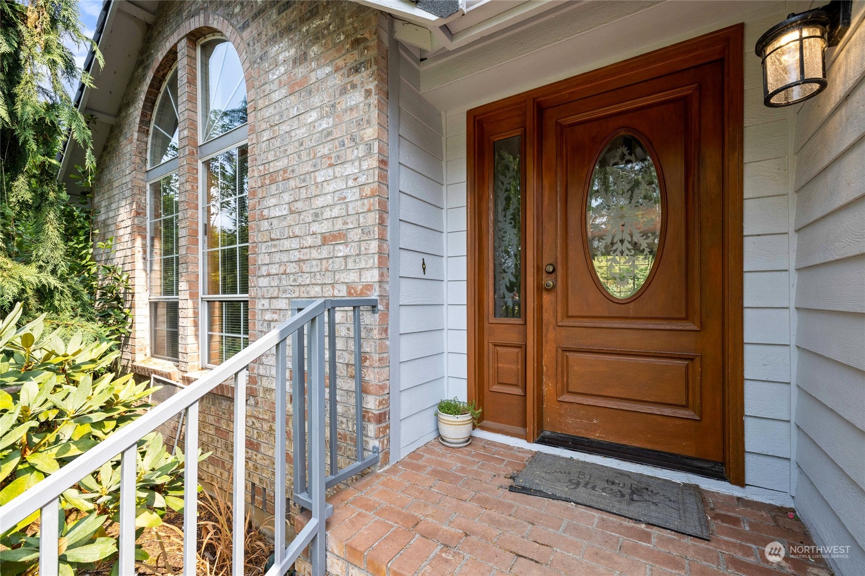 4002 Hollywood Drive NE