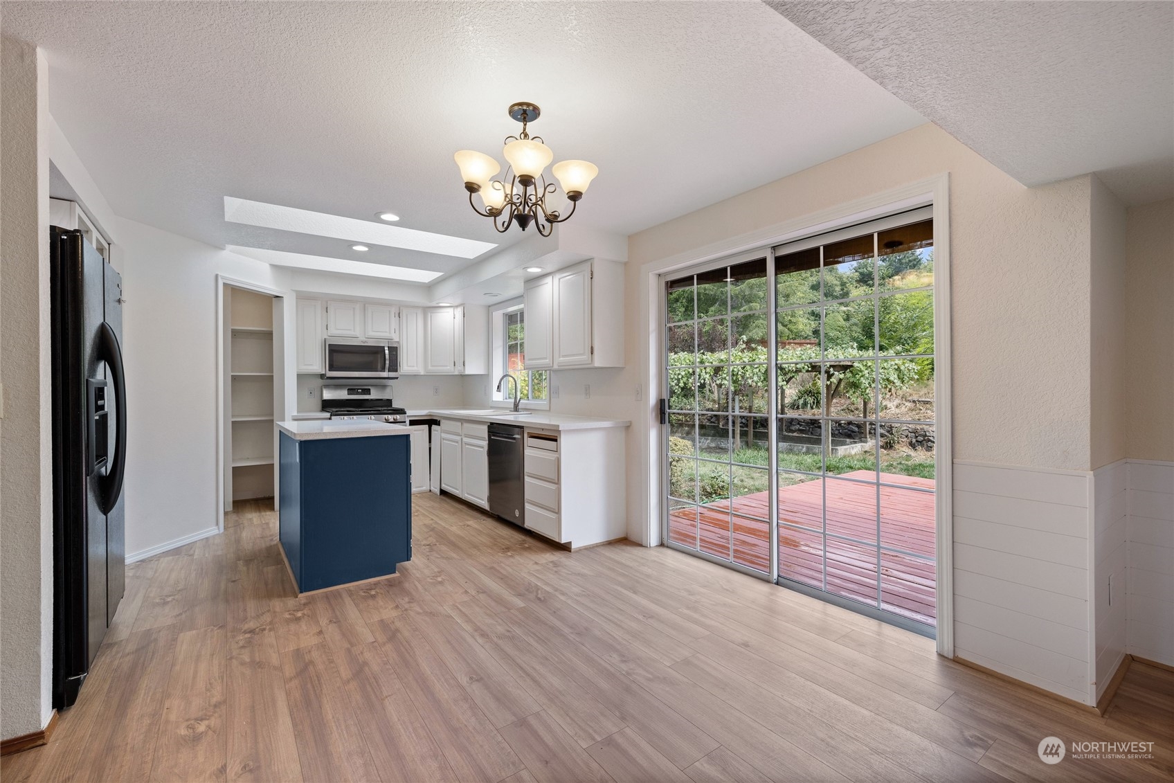 4002 Hollywood Drive NE