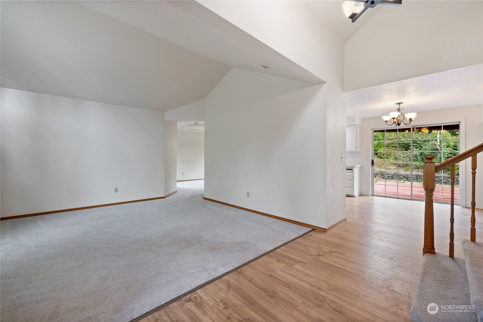 4002 Hollywood Drive NE